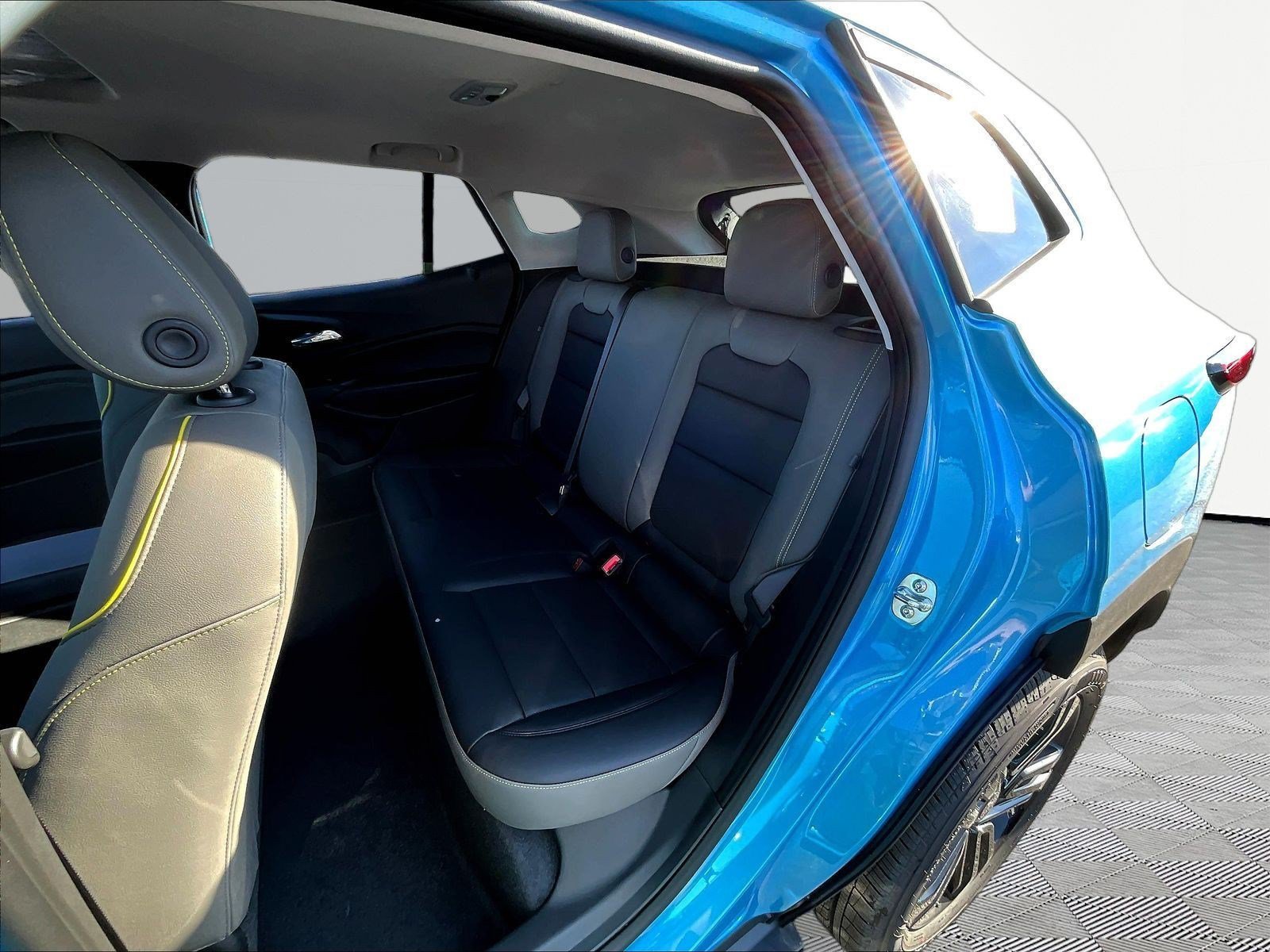 New 2026 Chevrolet Trax ACTIV w/ Sunroof Package FWD image 18