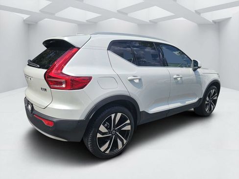 Certified 2023 Volvo XC40 B5 Ultimate w/ Protection Package Premier AWD/4WD image 3