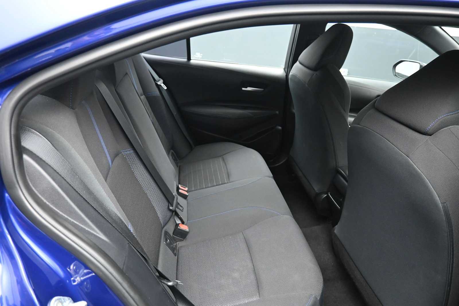 Used 2022 Toyota Corolla SE w/ SE Premium Package FWD image 23