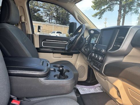 Used 2022 RAM 3500 Big Horn AWD/4WD image 10