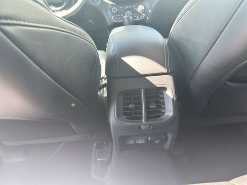 Used 2023 Jeep Cherokee Altitude Lux AWD/4WD image 23