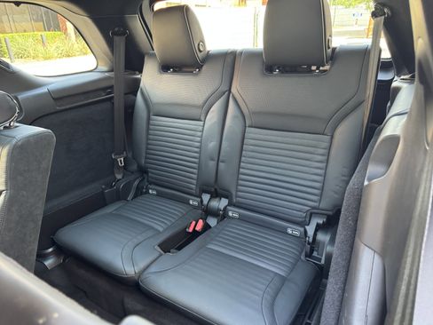 Used 2017 Land Rover Discovery HSE AWD/4WD image 25