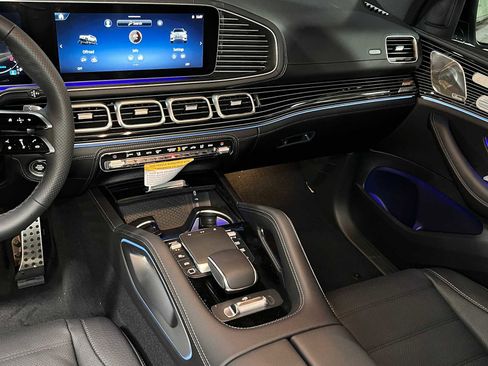 New 2026 Mercedes-Benz GLS 580 4MATIC image 33