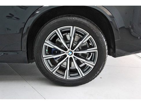 Used 2022 BMW X5 M50i image 28