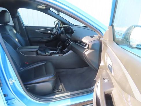 Used 2025 Buick Envista Sport Touring w/ Convenience I Package FWD image 22