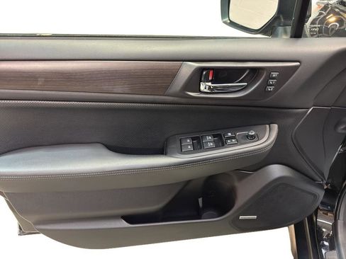 Used 2016 Subaru Legacy 3.6R Limited image 13