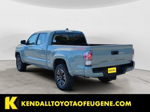Used 2023 Toyota Tacoma TRD Sport w/ TRD Premium Sport Package AWD/4WD image 7