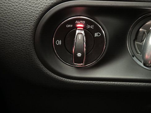 Used 2025 Porsche Macan image 34