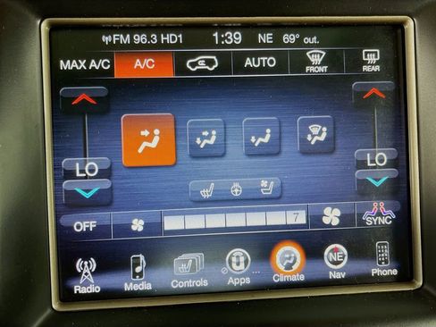 Used 2015 Jeep Grand Cherokee Overland AWD/4WD image 22