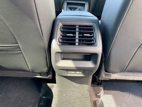New 2025 Volkswagen Tiguan SE image 56