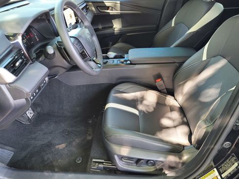 Used 2025 Toyota Camry SE image 20