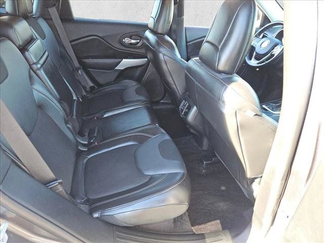 Used 2018 Jeep Cherokee Latitude Plus FWD image 19
