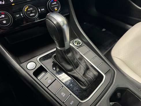 Used 2019 Volkswagen Jetta R-Line w/ R-Line Cold Weather Package image 37