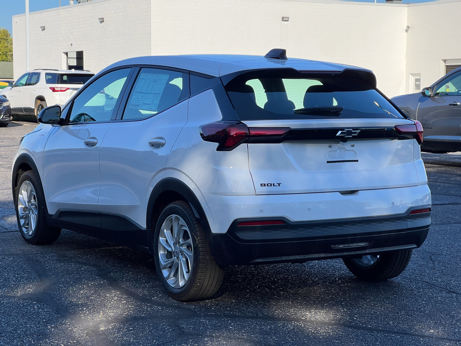 New 2027 Chevrolet Bolt LT w/ Comfort Package FWD image 34