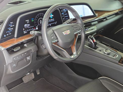 Used 2021 Cadillac Escalade Premium Luxury AWD/4WD image 10