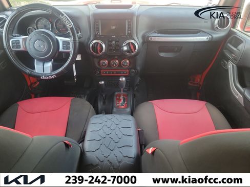 Used 2016 Jeep Wrangler Unlimited Rubicon AWD/4WD image 15