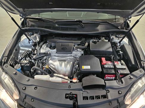 Used 2016 Toyota Camry XSE w/ Moonroof Package image 9