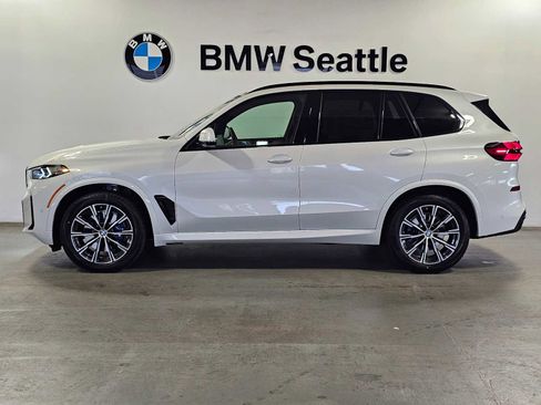 New 2026 BMW X5 xDrive40i w/ M Sport Package image 3