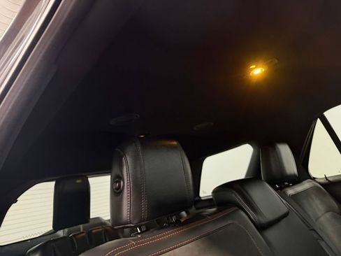 Used 2018 Ford Explorer XLT w/ Equipment Group 202A AWD/4WD image 15