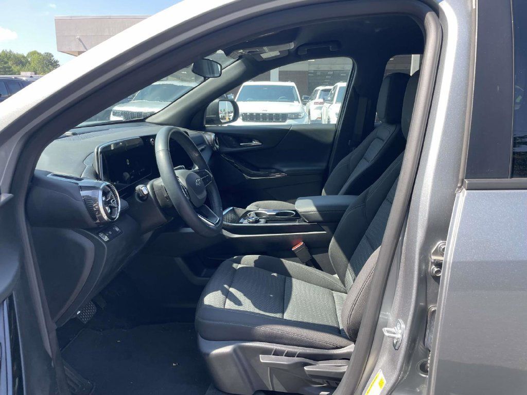 Used 2026 Chevrolet Equinox LT w/ Midnight Edition FWD image 22