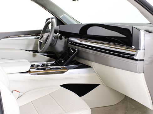 Used 2025 Cadillac Escalade ESV Sport Platinum RWD image 23