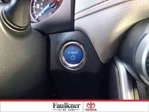 Certified 2020 Toyota RAV4 XLE image 23