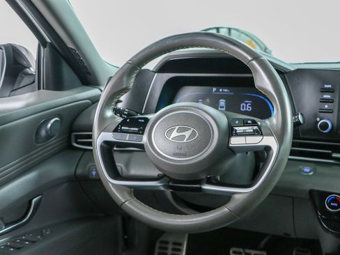 Used 2025 Hyundai Elantra Sport FWD image 12