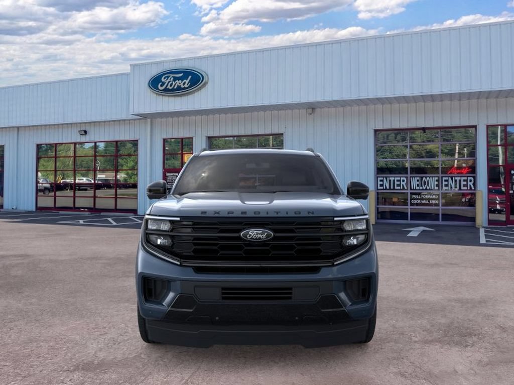 Used 2026 Ford Expedition Platinum w/ Stealth Appearance Package AWD/4WD image 6