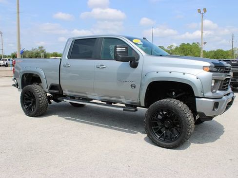 Used 2025 Chevrolet Silverado 2500 LT w/ Convenience Package AWD/4WD image 14