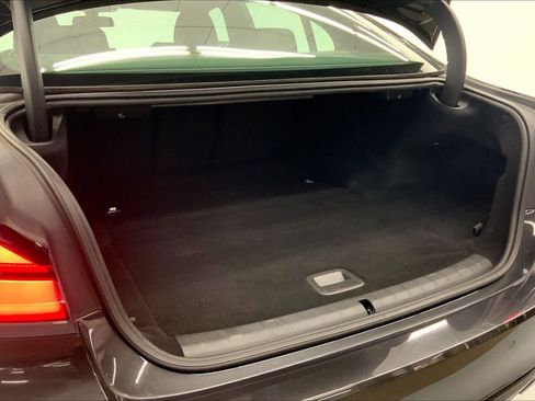 Used 2021 BMW 530e w/ Premium Package image 15