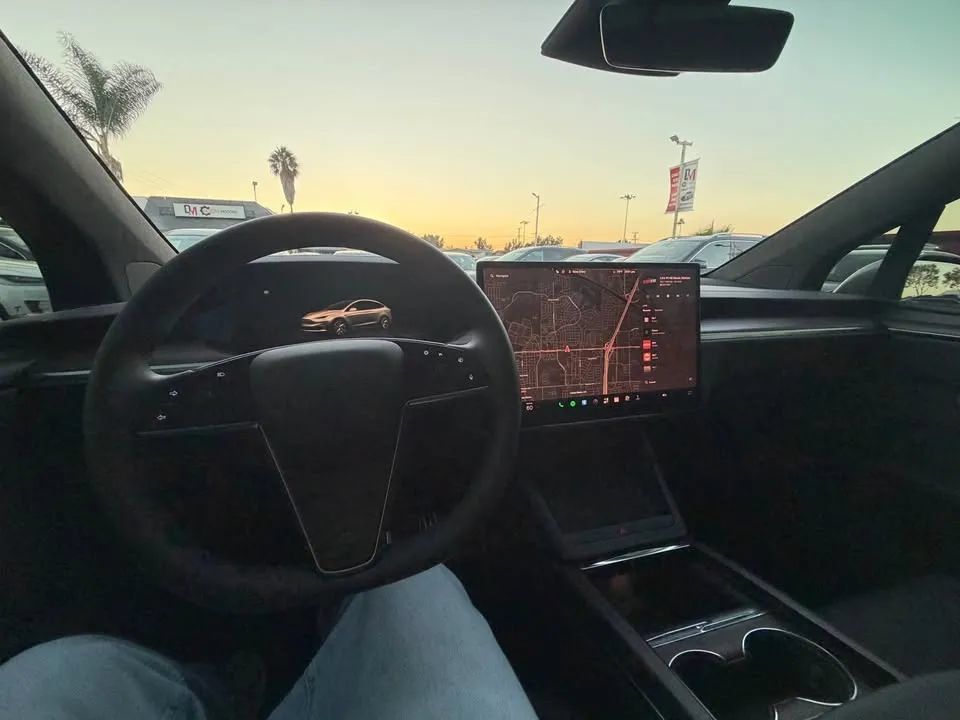 Used 2026 Tesla Model X AWD/4WD image 10