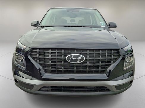 New 2026 Hyundai Venue SE image 2