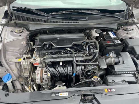 Used 2024 Hyundai Elantra SEL image 11
