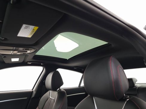 New 2025 Genesis G70 3.3T Advanced image 13