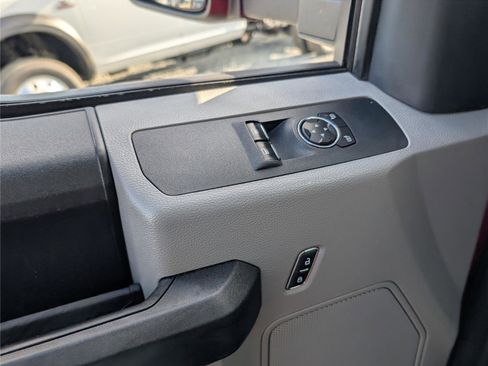 Used 2017 Ford F550 4x4 Regular Cab Super Duty image 18