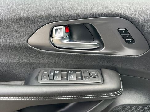 New 2026 Chrysler Pacifica Select FWD image 10