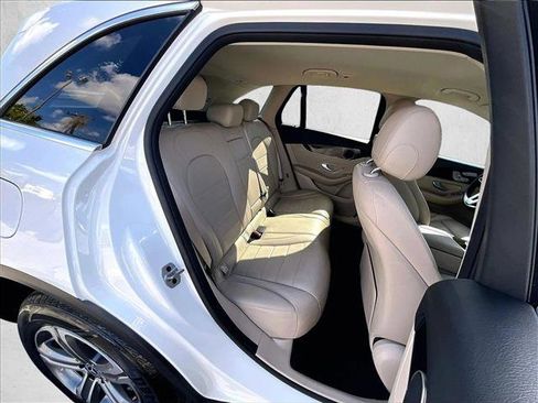 Used 2022 Mercedes-Benz GLC 300 image 27