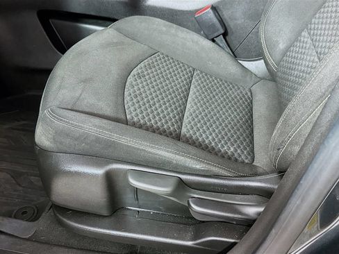 Used 2018 GMC Terrain SLE AWD/4WD image 9