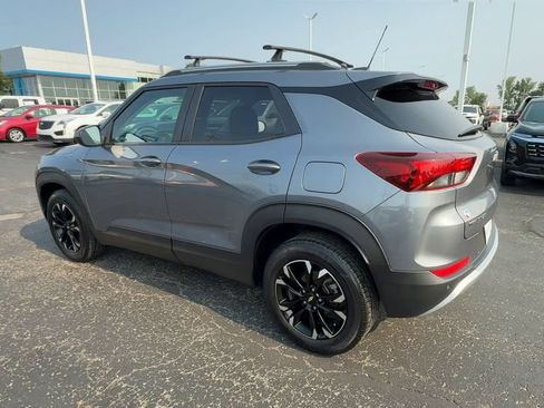 Used 2022 Chevrolet TrailBlazer LT w/ Convenience Package FWD image 6