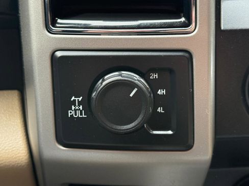 Used 2019 Ford F250 Lariat w/ Chrome Package image 25