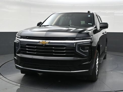 Used 2025 Chevrolet Tahoe LS RWD image 8