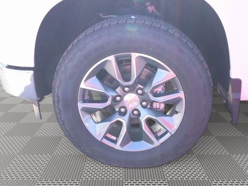 New 2026 Chevrolet Silverado 1500 LT image 17