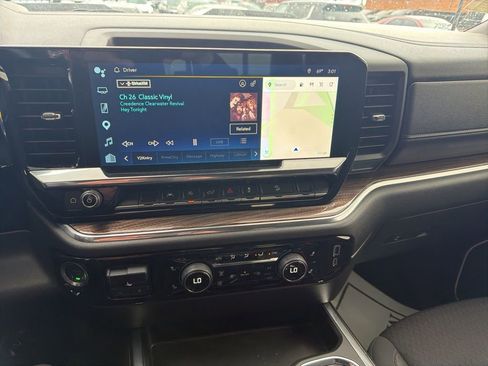 Used 2024 Chevrolet Silverado 1500 LT Trail Boss w/ Convenience Package II image 12