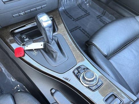 Used 2013 BMW 335i Convertible w/ M Sport Pkg RWD image 13