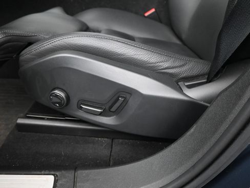 Used 2018 Volvo XC60 T5 Inscription w/ Convenience Package image 11