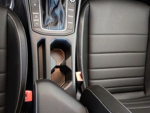 Certified 2023 Volkswagen Jetta SE FWD image 16