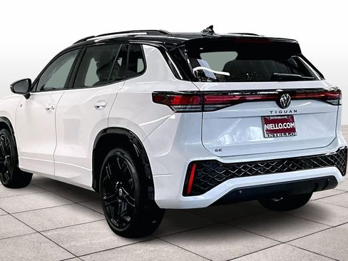 New 2026 Volkswagen Tiguan SE R-Line image 3