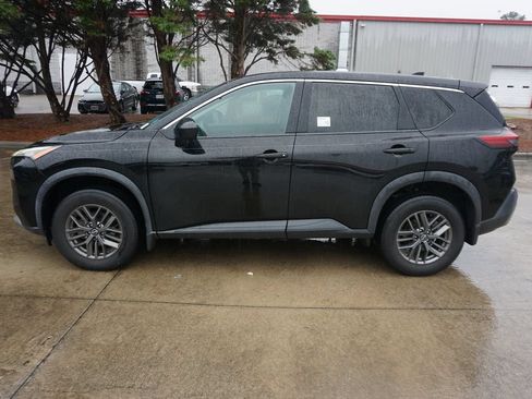 Used 2023 Nissan Rogue S AWD/4WD image 16
