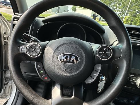 Used 2018 Kia Soul + FWD image 6