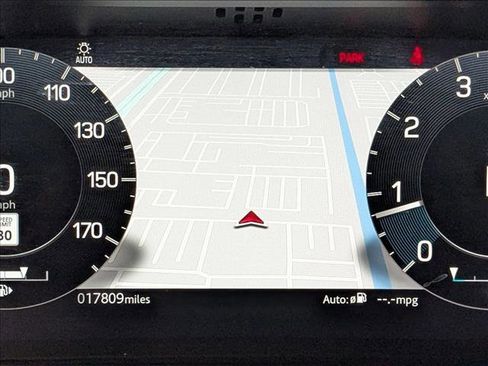 Used 2022 Land Rover Discovery Sport SE image 10